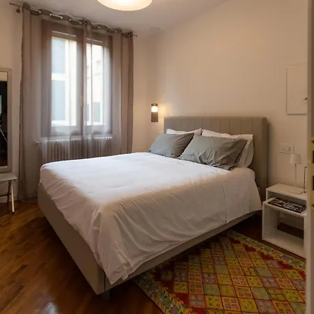 شقة La Casa Del Vescovo إيمولا